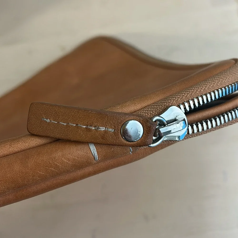 Shinola Leather Laptop Bag Minimalist Design, Brown Leather Zip Pouch